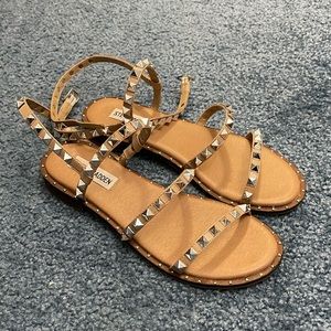 Steve Madden sandals in perfect condition.